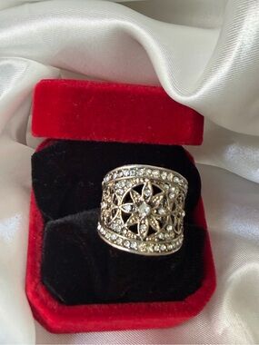 Silver Filigree Crystal Wide Band Ring - Elegant Women's Jewelry